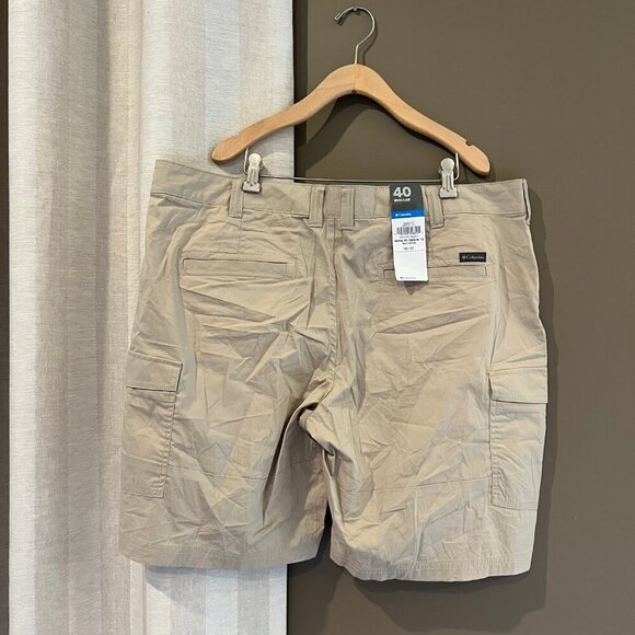 NWT Men's Columbia Brentyn Trail Khaki Cargo Short, Size 40" - Picture 4 of 8